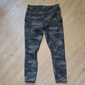 Athleta Olive Green & Black Camo Leggings